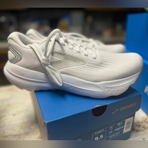 New Women’s Brooks Shoes Size 9.5 Off White Glycerin 21